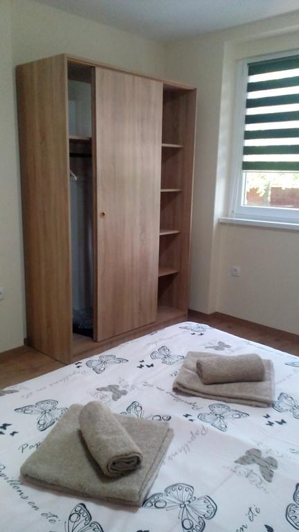 Apartment Marija Sremska Mitrovica Luaran gambar
