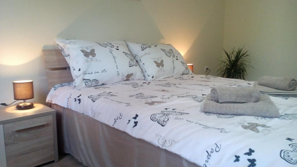 Apartment Marija Sremska Mitrovica Luaran gambar
