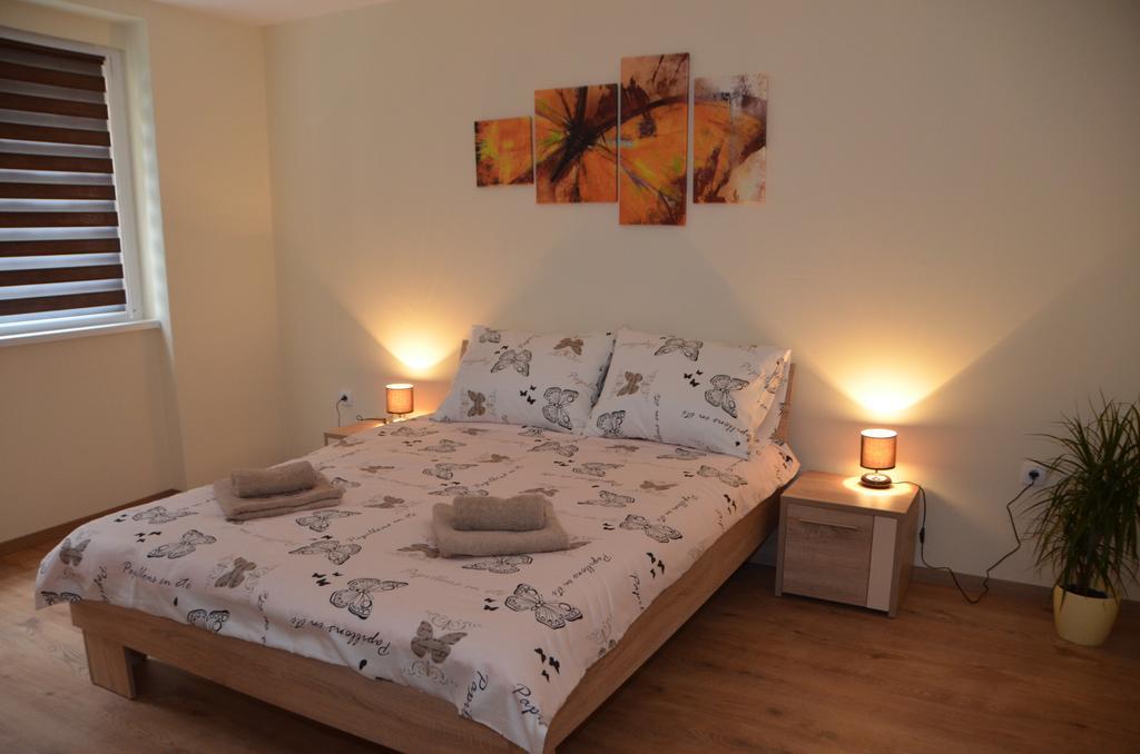 Apartment Marija Sremska Mitrovica Luaran gambar