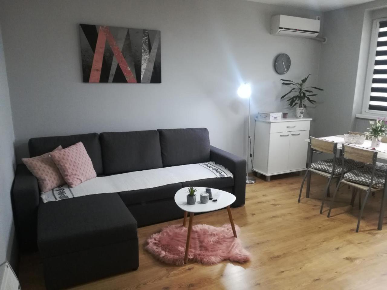 Apartment Marija Sremska Mitrovica Luaran gambar