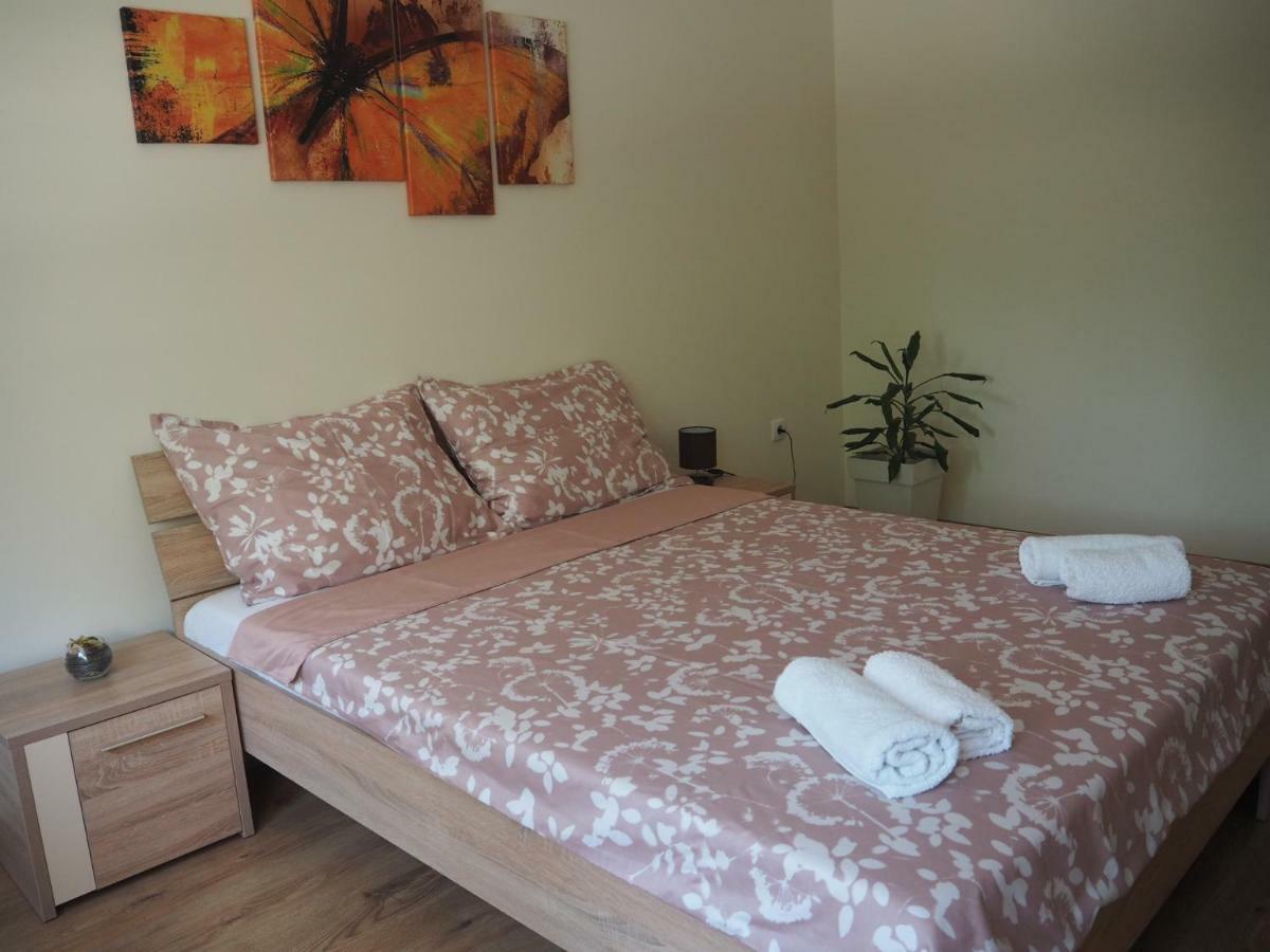 Apartment Marija Sremska Mitrovica Luaran gambar
