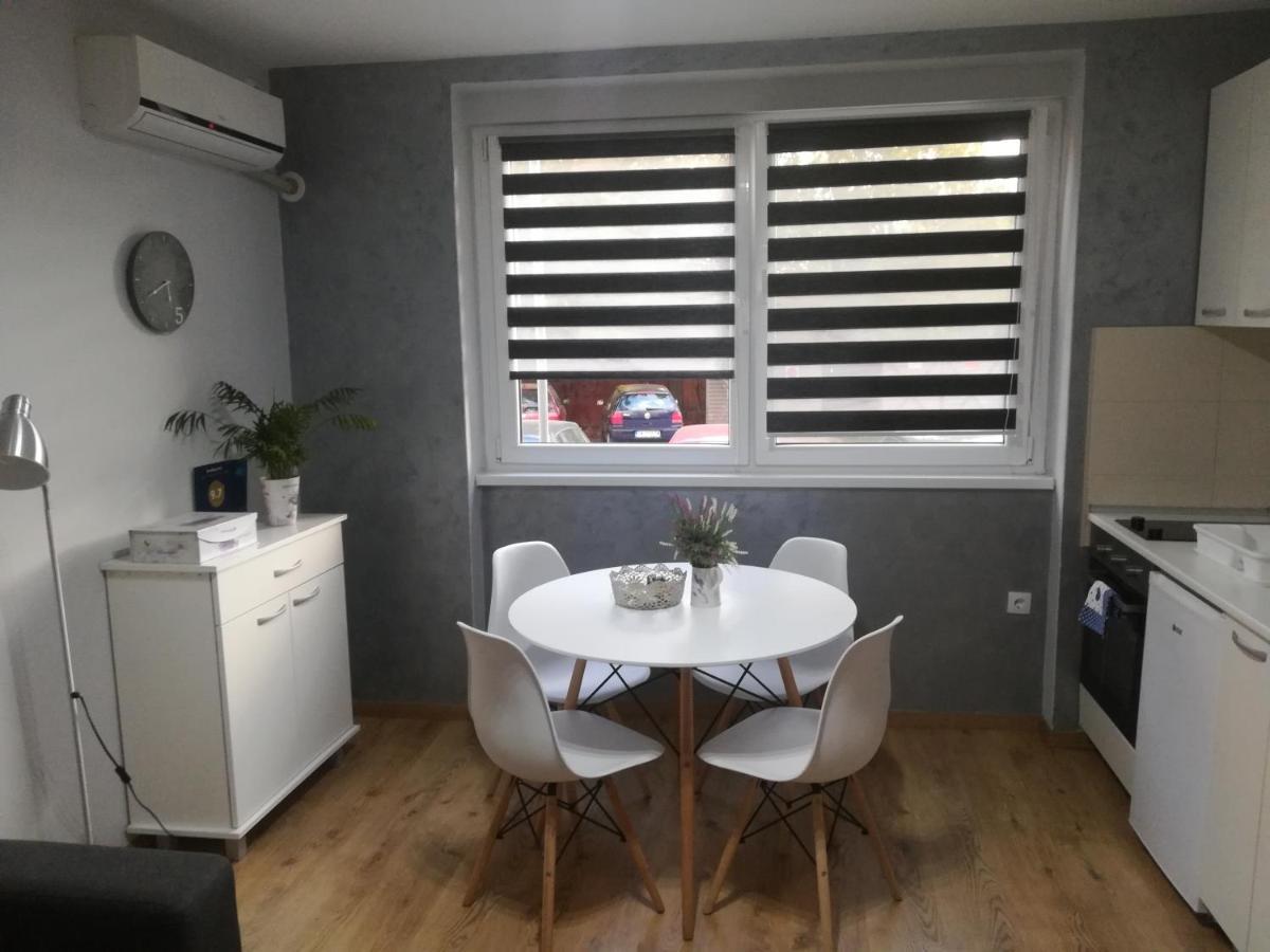 Apartment Marija Sremska Mitrovica Luaran gambar